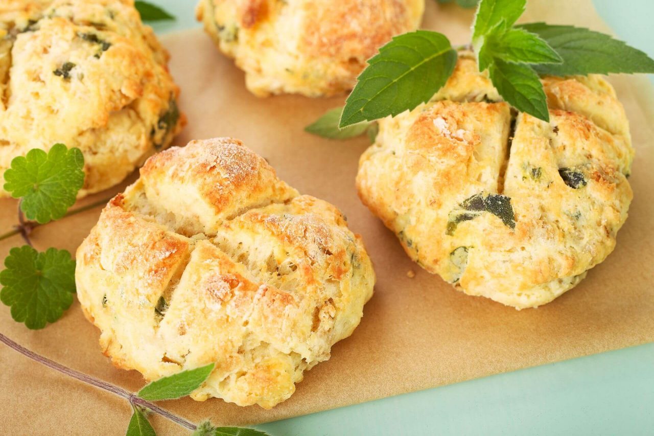 Wildkräuter-Brötchen – Blu – Kräuter &amp; Gemüse - So gesund kann lecker sein.